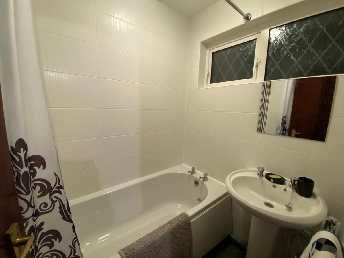 Serene 4Br In Harborne Close To Qe Hospital, Harborne Centre Birmingham Esterno foto